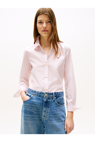 Tommy Hilfiger قميص نسائي مخطط من قماش البوبلين باللون الوردي الفاتح