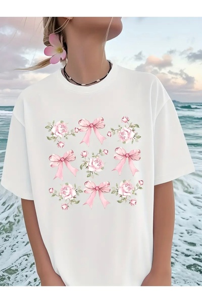 Deocept تي شيرت برقبة دائرية كبيرة الحجم مطبوع عليه شريط وزهور