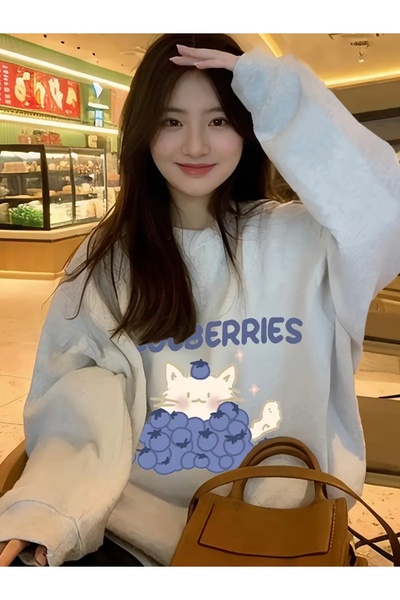 mercoledi سويت شيرت برقبة دائرية للجنسين مطبوع عليه توت أزرق للنساء/الرجال