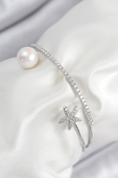 Clariss Brass Zircon Stone Star and Pearl Model Silver Color Women's Bracelet - Blk-0271