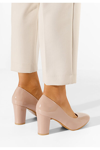 B T Shoes Béžové lakované lodičky Chique