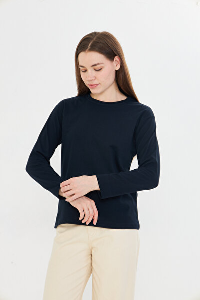 Tight Lady Μπλουζάκι από 100% οργανικό βαμβάκι, μαλακής υφής, κανονικής εφαρμογής, μακρυμάνικο μπλουζάκι με λαιμόκοψη ποδηλατικού τύπου, χτενισμένο βαμβακερό