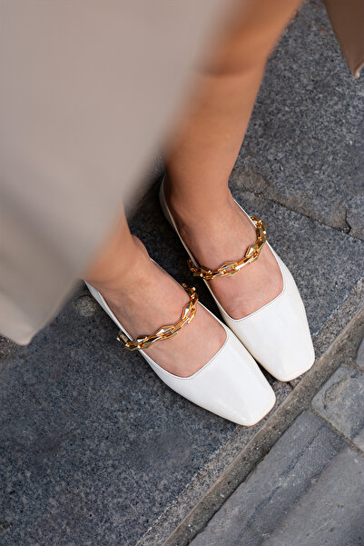 DESPİNA Γυναικείες μαύρες άνετες μπαλαρίνες με λεπτομέρεια από χρυσή αλυσίδα – Κομψά παπούτσια με τετράγωνα δάχτυλα