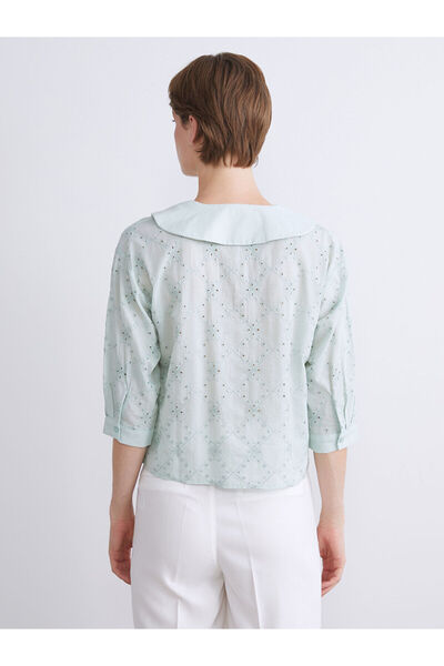 LC Waikiki Yeni Sezon Bebe Yaka Ajurlu Brode Kadın Gömlek