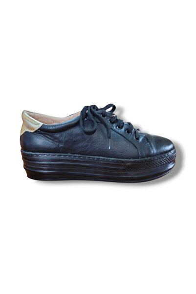 BARONES SHOES حذاء رياضي من الجلد الطبيعي بنعل عالي باللون الأسود