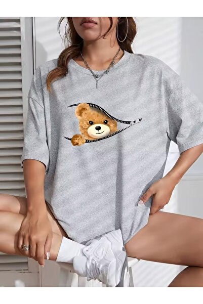 Flood Of Style حذاء نسائي كبير الحجم بطبعة دب وسحاب باللون الرمادي