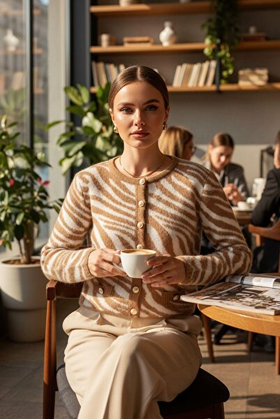 Mossta Zebra Patterned Short Soft Cardigan - Brown