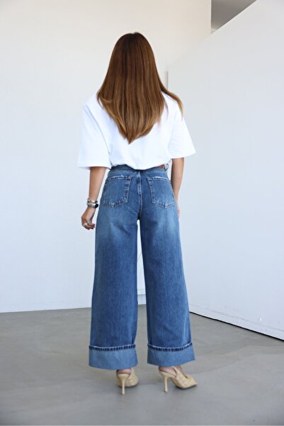 Özge Özgenç Blugi cu picioare duble învechiți