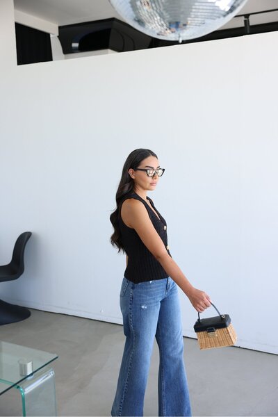 Özge Özgenç Γιλέκο με λαιμόκοψη σε σχήμα V με χρυσά κουμπιά