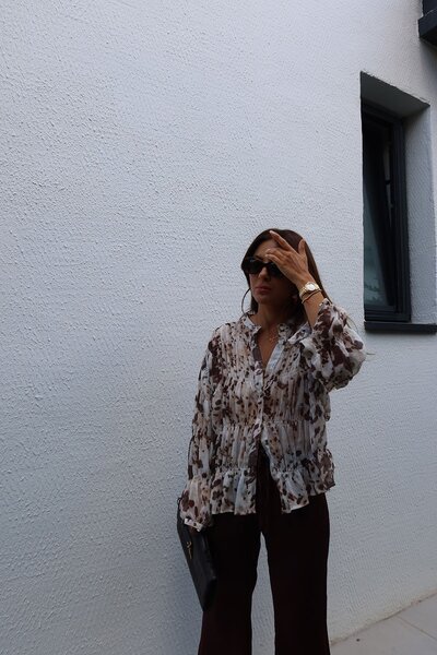 Özge Özgenç Judge Collar Patterned Chiffon Shirt