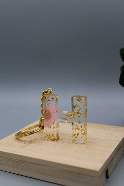 Roza ميدالية مفاتيح مزينة بالورد المجفف وورق الذهب حرف H من الرزين الفاخر