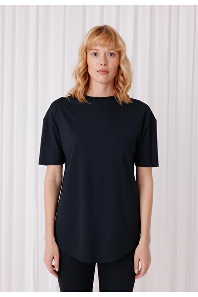 TUBİA Tricou cu mânecă scurtă, de culoare neagră, cu model confortabil pentru femei