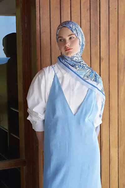 Madame Polo شال بنمط لا ينتهي من إندليس ألايف - أزرق