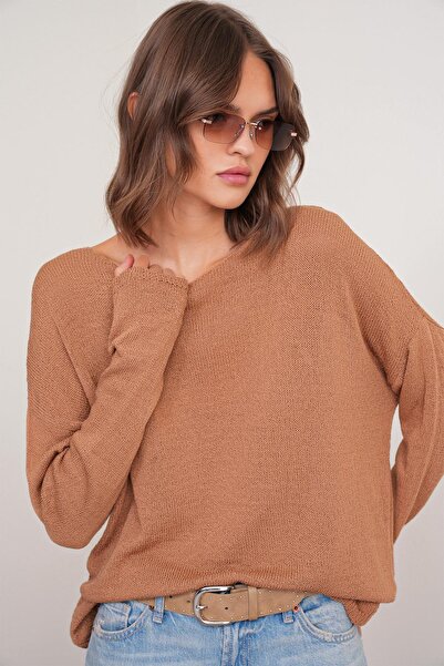 Mixray 6933 Női csónaknyakú vékony szezonális kötöttáru pulóver, teve színű