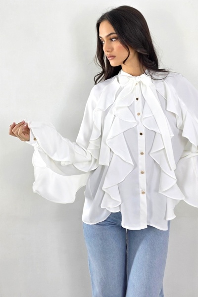 FashionForYou Camasa eleganta Jordany, cu volane multiple si detaliu cravata, ALB