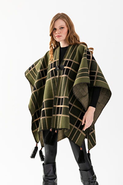 VEGA MODA Kare Desenli Püsküllü Triko Panço - Balıkçı Dikişli Oversize Kadın ...