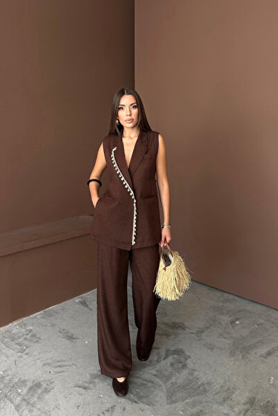 yonca aksesuar سترة صف من صدفة المحار من طية صدر السترة - بنطلونات من قماش الكتان - بني