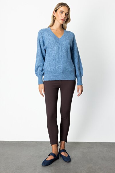 ON Sim Detaylı V Yaka Kazak