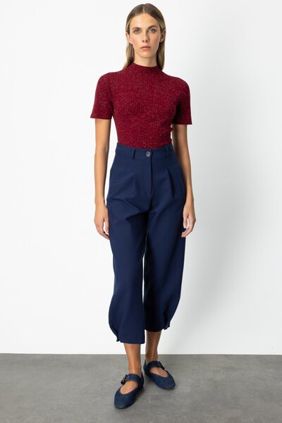 ON بنطلون بجيوب فليتو وأزرار على الأرجل