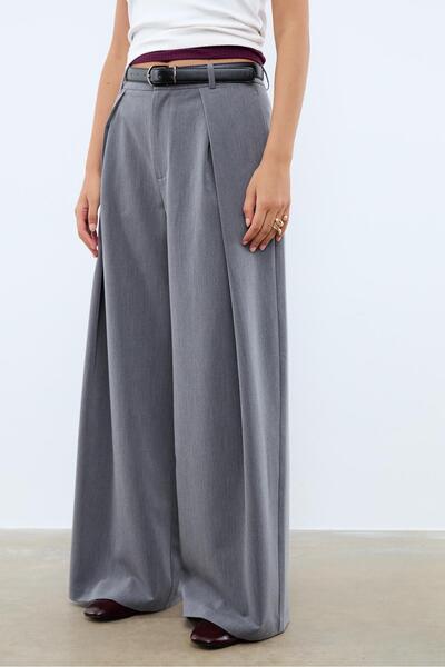 Stradivarius Maxi darted trousers with belt