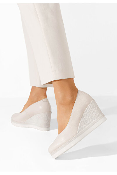 B T Shoes Béžové lodičky na klínku Kaira V3