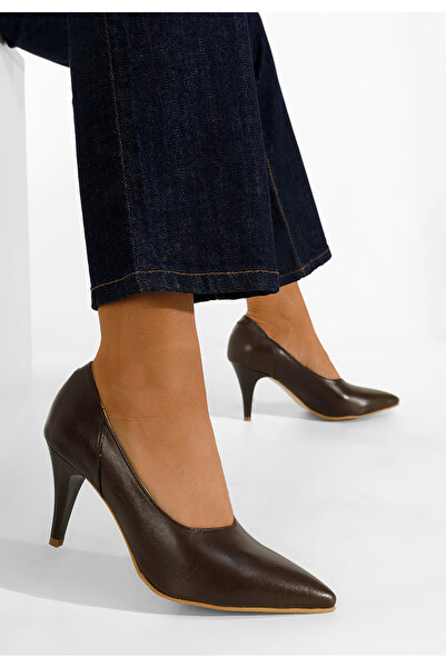 B T Shoes Hnedé kožené ihličky Villemomble