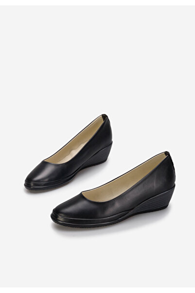 B T Shoes lodičky na klínku Minas