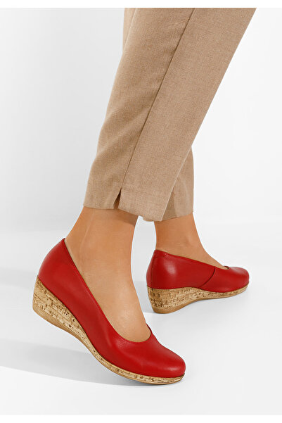 B T Shoes Červené lodičky na klínku Sonia V3