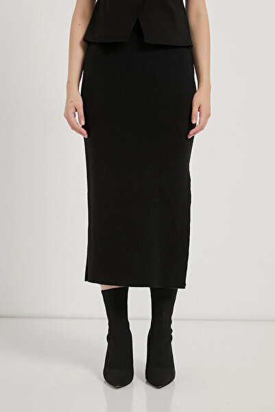 Arma Life Women's Basic Slit Black Midi Length Knit Skirt