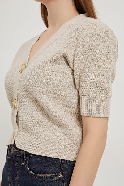 Arma Life Women's Star Buttoned Basic Beige Short Knit Cardigan