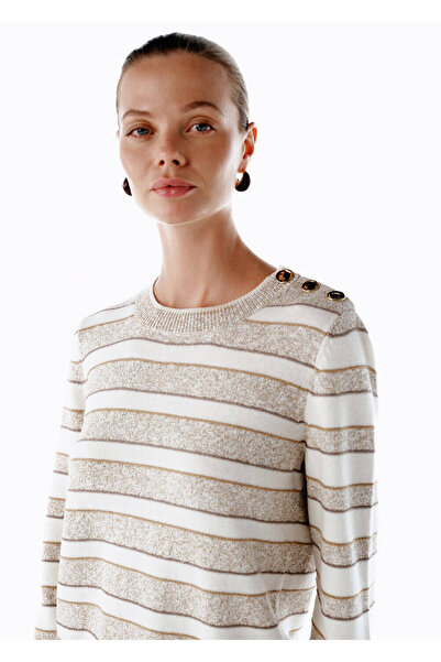 Knitss Shoulder Button Detailed Knitwear