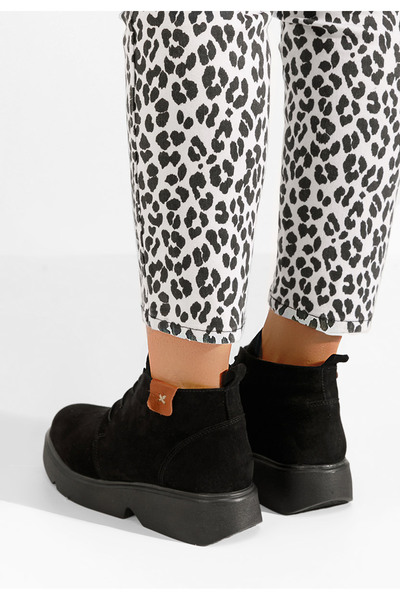 B T Shoes Γυναικεία δερμάτινα μποτάκια Arania Μαύρα