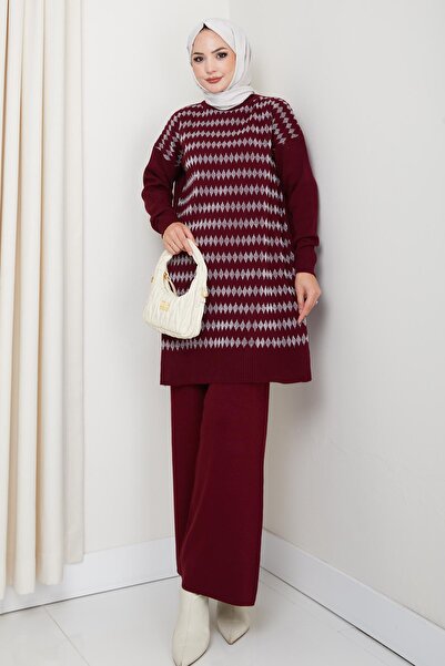 BisuModa Set pantaloni tunică tricotat cu model linie argintie