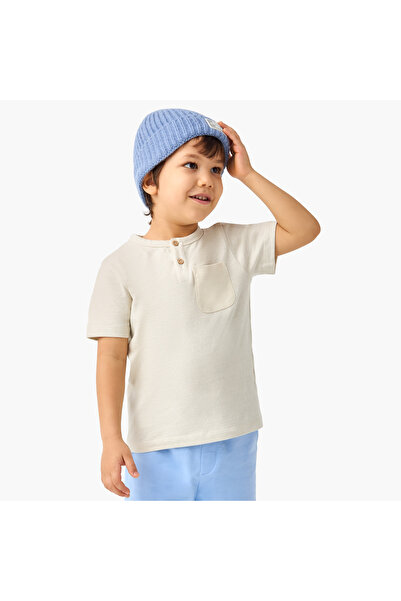 Juniors Solid Henley Neck T-shirt with Short Sleeves and Pocket