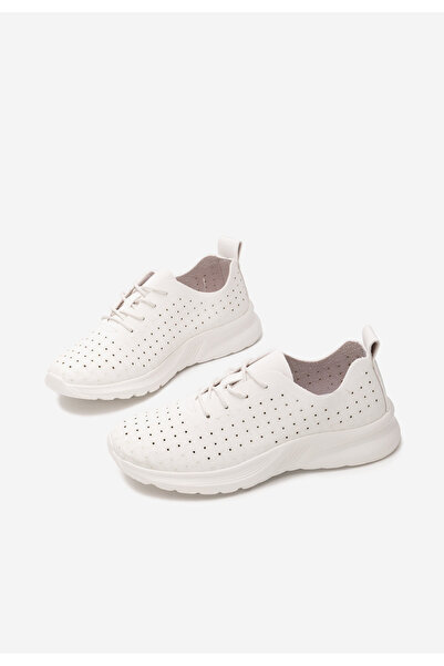 B T Shoes Bílé dámské tenisky Clarence