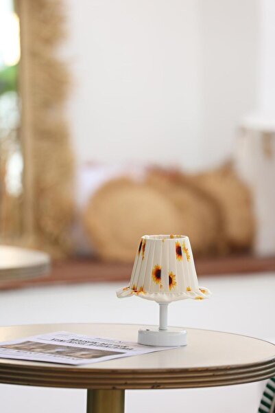 Maison Avf Ayçiçeği Pileli Fırfır Detaylı Sunflower Kablosuz Şarjlı Masa Lambası – Alt Beyaz