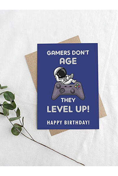 Share the Love عيد ميلاد سعيد يا لاعب - بطاقة تهنئة بعيد الميلاد