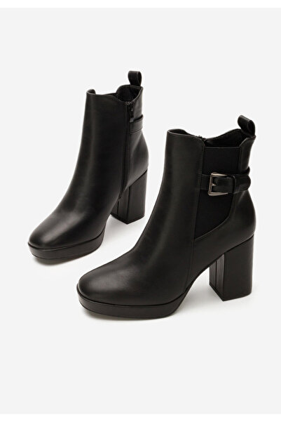 B T Shoes Černé kotníkové boty na podpatku Sumiko