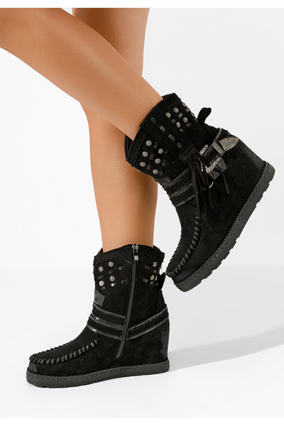 B T Shoes Černé kotnikove boty na klínku Emma