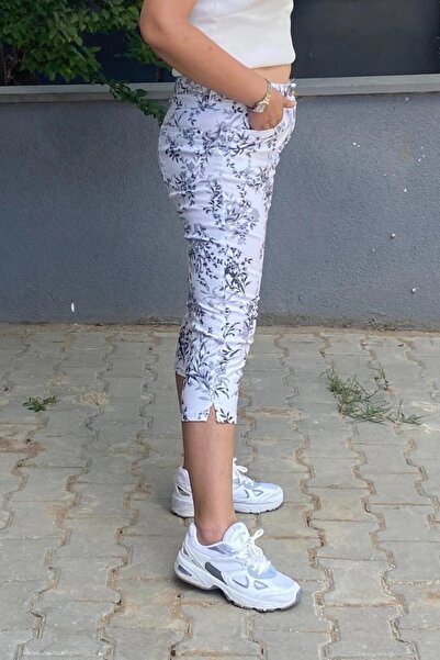 Mia Butik Women's White-Black Leaf Patterned Denim Capri