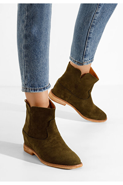 B T Shoes Zelené kotníkové boty na klínku Acosta