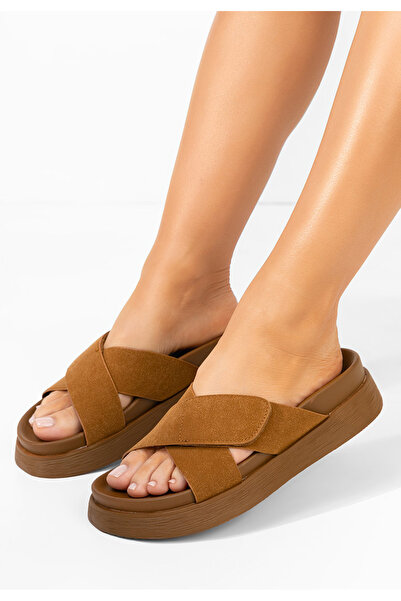 B T Shoes Camelové nízke šľapky Cristela