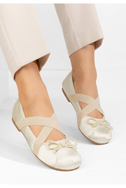 B T Shoes Bílé dámské baleríny Richelle