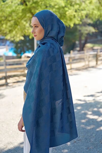 ED Scarf وشاح منقوش بنمط مونوغرام من إندجوو إد سكارف ويلنس