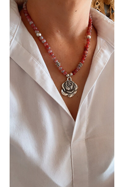 by özllem قلادة من الخرز الزجاجي بتصميم وردة