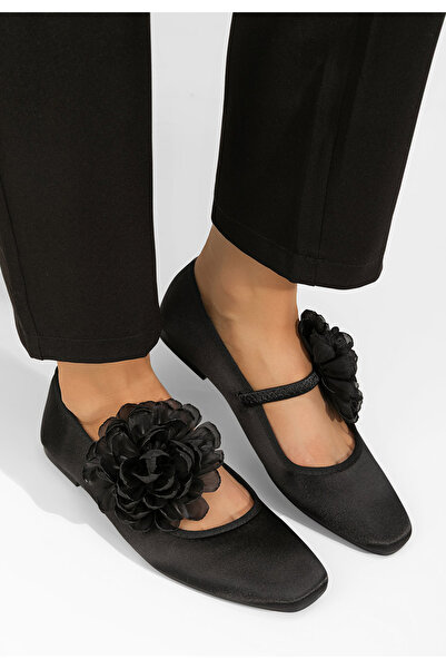 B T Shoes Černé dámské baleríny Wanita