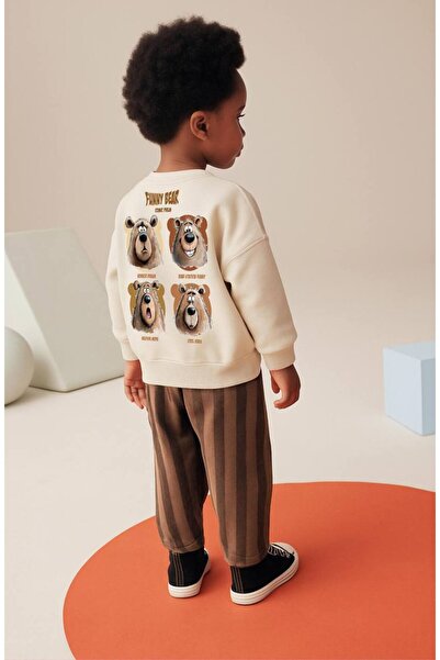 ibeeka Момчешки комплект от пуловер с принт на забавен мечок в цвят кафе и раирани панталони от трикотаж