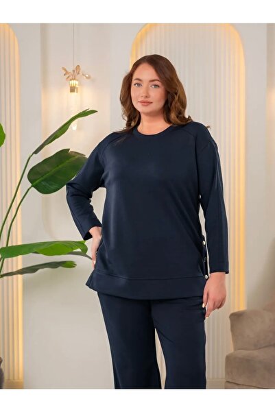 FUERTE XL Plus Size Sweatshirt with Button Detail on the Sides