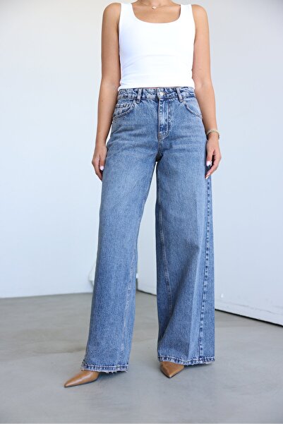 Özge Özgenç Wideleg Jeans with Grinding