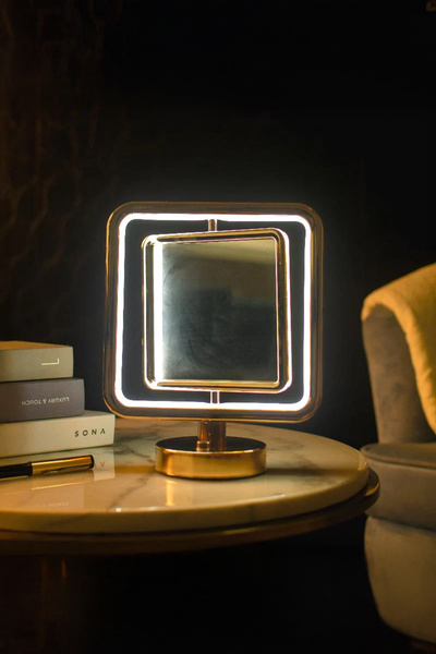 Vadi Gold Kare Şekilli USB Şarjlı LED Aydınlatmalı Masaüstü Makyaj Aynası